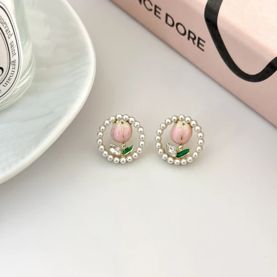 Sweet retro diamond-studded pearl tulip stud earrings for women, floral hoop earrings, Korean fashion, fresh and stylish