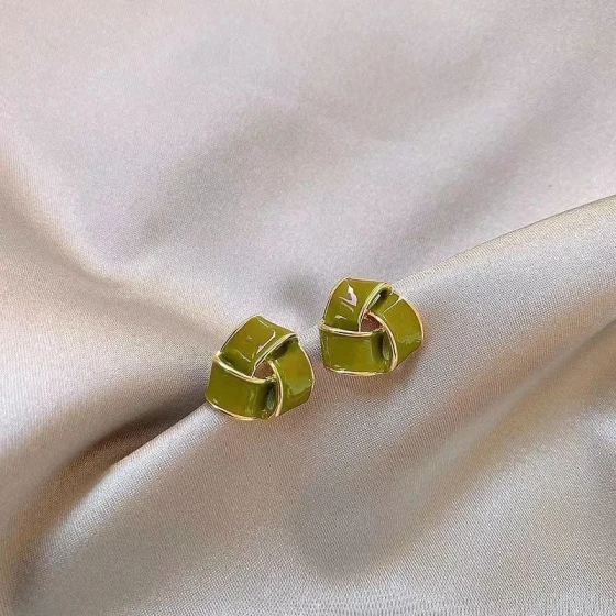 Fashionable and Elegant Glaze925Silver needle earrings, simple and niche, small and retro, light luxury geometric style earrings for women