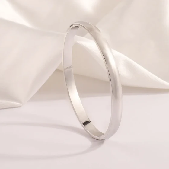 Titanium steel bracelet, curved stainless steel bracelet for women, high-end, European and American fashion, simple, non-fading, exquisite bracelet