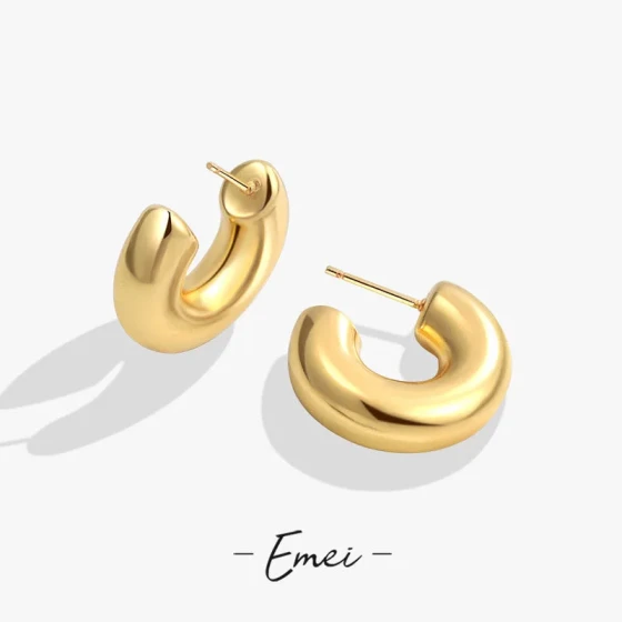 Popular C Hollow lightweight earrings18K gold Women's Earrings: Trendy and fashionable earrings popular on social media