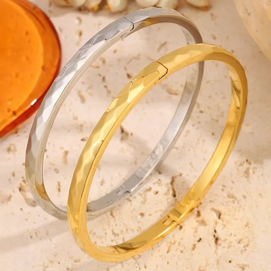 Stainless steel bracelet for women, new diamond-shaped smooth bracelet, European and American simple style, plated18K Gold bracelet jewelry