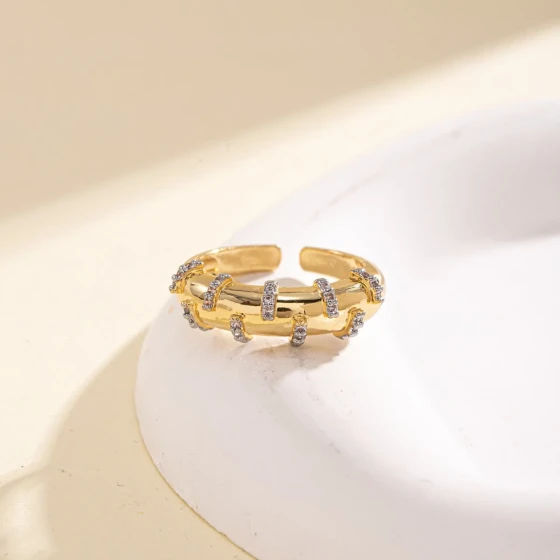 New creative bamboo joint couple rings, Valentine's Day gift, diamond-encrusted mixed-color ring, hand jewelry for women