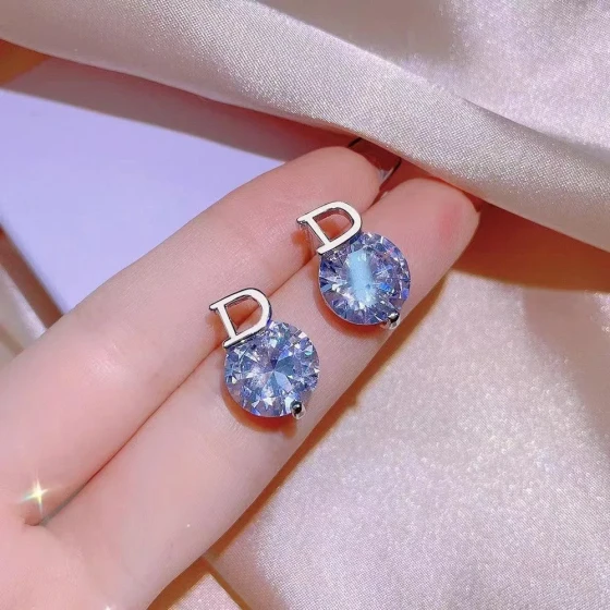 European and American fashion retro versatile stylish women's letter print D High-end, light-luxury, fashionable, internet-famous earrings
