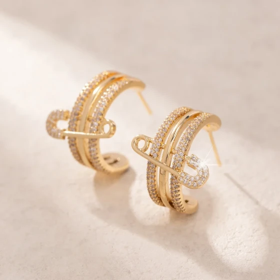 New full-diamond earrings, light luxury style, fashionable niche design, elegant zircon earrings for women