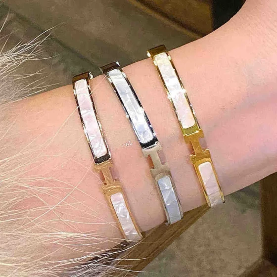 H Letter Initial Bangle for Women silver Mother-of-Pearl Titanium Steel Bracelet Light Luxury Niche Exquisite Jewelry