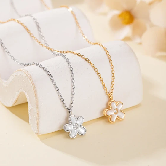 Five-petal collarbone necklace, cute and versatile, sweet little flower choker, holiday-style floral pendant necklace