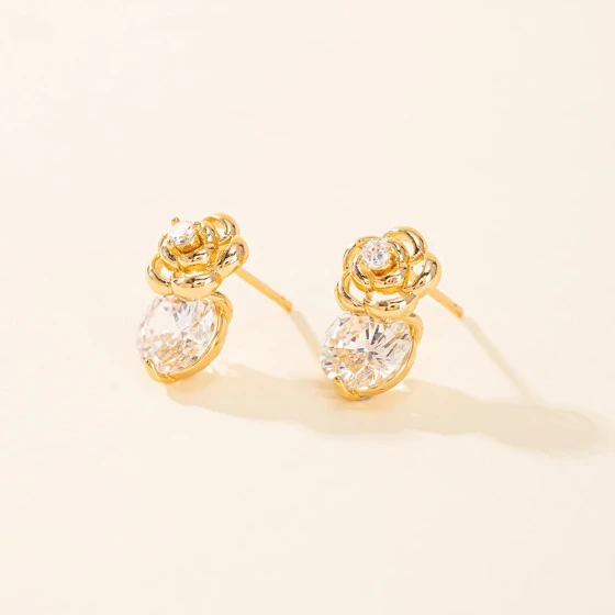 Delicate and Fresh Rose Flower Earrings for Women ins Heart-shaped, light luxury design, copper inlaid zircon earrings, niche summer accessory