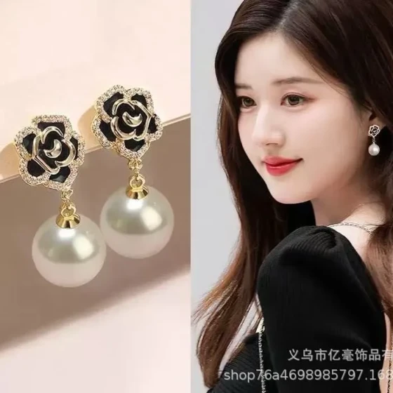 925Silver needle black rose elegant three-dimensional petal earrings, new popular style for women, camellia flower design