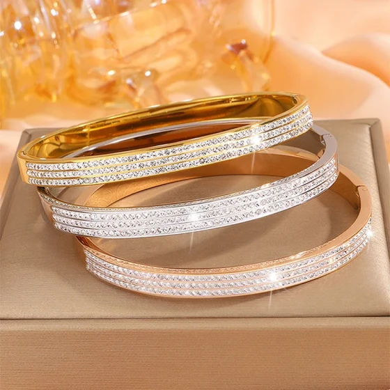 Titanium steel bracelet, European and American light luxury, high-end feel, diamond-encrusted, non-fading bracelet for women, fashionable and versatile stainless steel bracelet