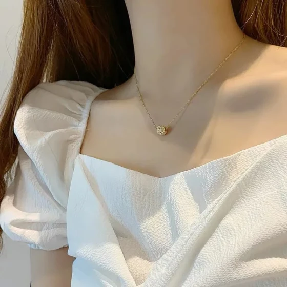 Wishing Ball18K gold Titanium Steel Necklace for Women, Starry Sky Clavicle Light Luxury Necklace with Lucky Beads, Gift for Girls ins Ornament