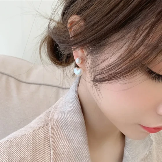Simple small heart-shaped pearl earrings, Korean Dongdaemun girl earrings, trendy versatile stylish earrings