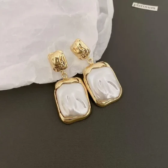@Special Offer@ Korean-style square pleated earrings, light luxury niche high-end design, vintage pearl stud earrings