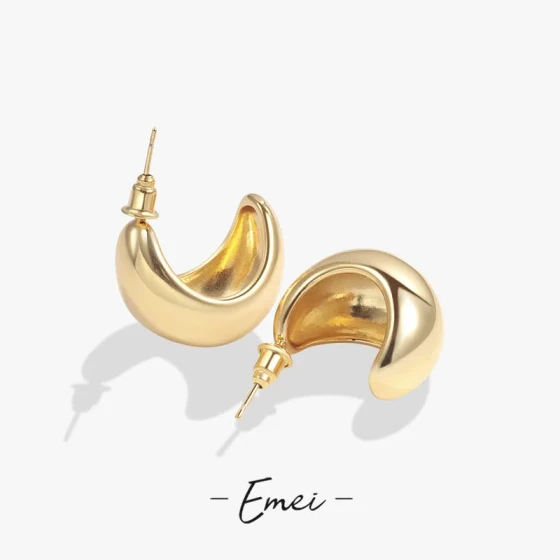 Minimalist and unique design hollow three-dimensional moon-shaped titanium steel earrings, simple and versatile stud earrings for women