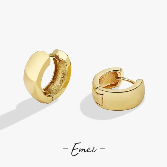 New smooth ear cuffs with a sweet temperament and a cool, minimalist style, suitable for both men and women