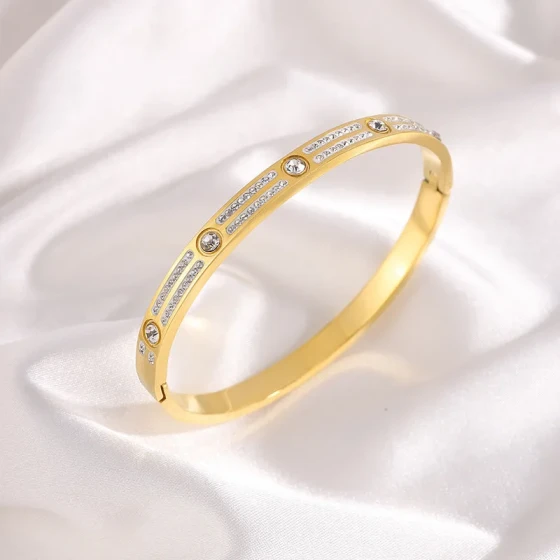 Fashionable and high-end titanium steel clasp bracelet jewelry, non-fading, women's zircon micro-inlay gold stainless steel bracelet