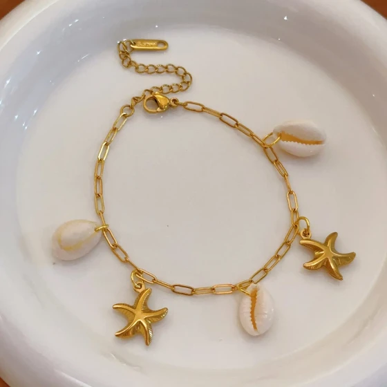New European and American style shell and starfish necklace for women, ocean-themed, vacation style, fashionable and versatile accessory, shell stainless steel