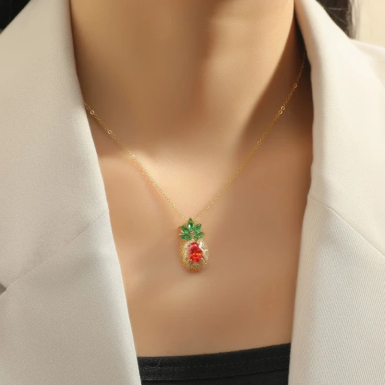 New Fashionable Light Luxury Pineapple Zircon Necklace for Women, Cartoon Niche Design, High-End Clavicle Chain