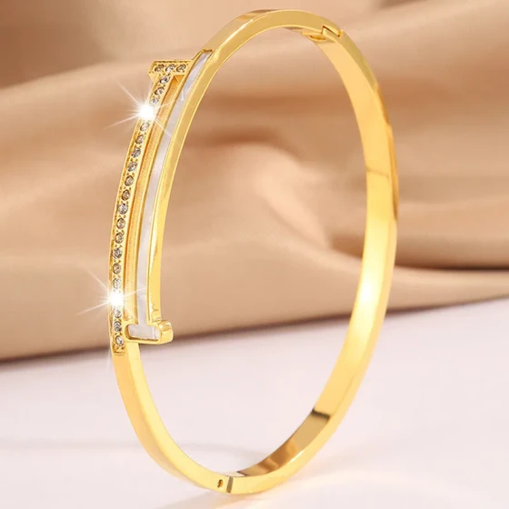 European and American Fashion T Shell-shaped diamond-encrusted open titanium steel bracelet for women, high-end version, does not fade T Home Bracelet Jewelry