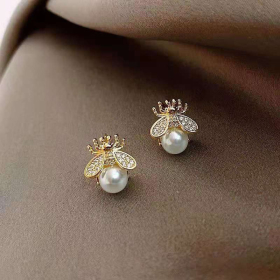 Little Bee Earrings Korean Design Simple, Cute, Fashionable Women's Ear Accessories