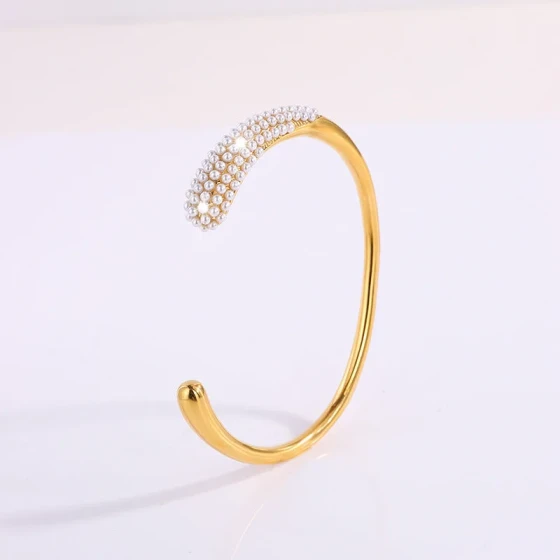 Titanium steel bracelet Open-end diamond-encrusted pearl cast bracelet for women with a high-end feel European and American fashion electroplating18k Bracelet
