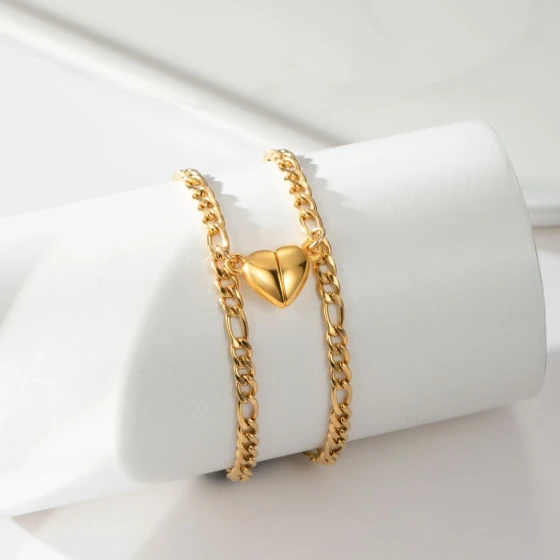 Europe and America ins Magnetic attraction heart-shaped couple bracelets, sweet and cool, heart-shaped titanium steel for men and women BNK Chain