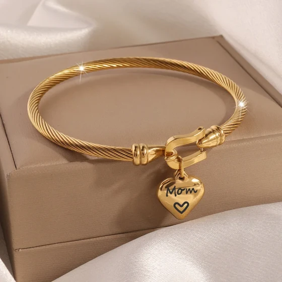 Titanium steel bracelet with twisted thread, heart-shaped engraving in English, exquisite stainless steel, high-end niche style bracelet for girls