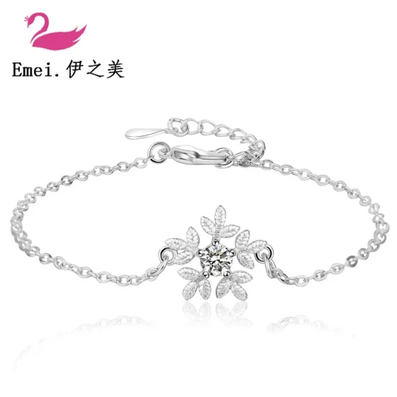 Korean and Japanese style fashion silver reindeer snowflake bracelet for women, cute deer bracelet, sweet Christmas gift, women's jewelry