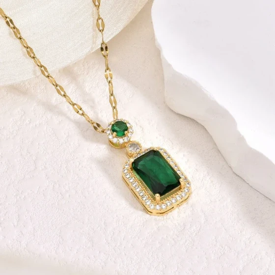 Klein Blue Emerald Crystal Zircon Silver Needle Earrings Titanium Steel Necklace Fashionable Vintage Style Clavicle Chain Set