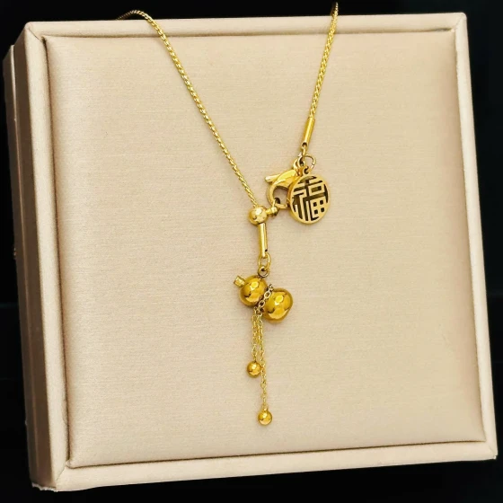 Chao Fu Gourd Titanium Steel Necklace for Women, Unique Design, Creative, Non-Fading, Light Luxury Fashion Collarbone Chain Necklace Jewelry
