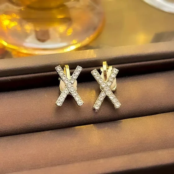 Cross-shaped full-diamond ear clip x Unique design earrings with letter motifs, niche design, light luxury triangular ear clips