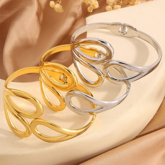 Unique and niche design oval hollow water drop open titanium steel bracelet ing Minimalist style bracelet jewelry