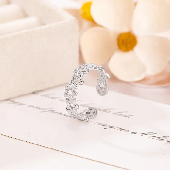 Unique design, stylish, star-patterned stainless steel ring for women, versatile and personalized titanium steel ring