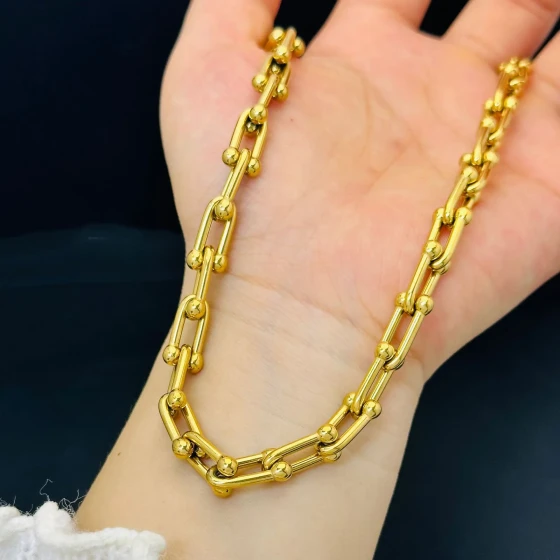 Unique metallic texture, niche design, minimalist aesthetic U Shape-spliced chain, bare chain necklace, collarbone chain for women