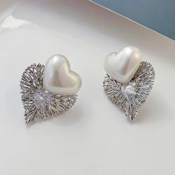 Cat's Eye Stone Earrings for Women, Simple and Luxurious, High-End, New Trendy Fashionable Minimalist Earrings