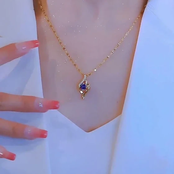 Love at first sight, non-fading titanium steel necklace, a clavicle chain for women, light luxury niche high-end internet celebrity accessory