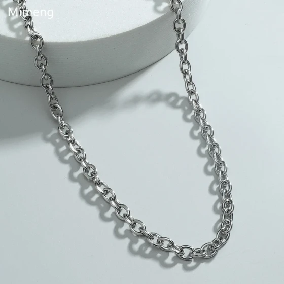 New stainless steel men's necklace with a simple and unique design ins Cool and understated collarbone necklace for men