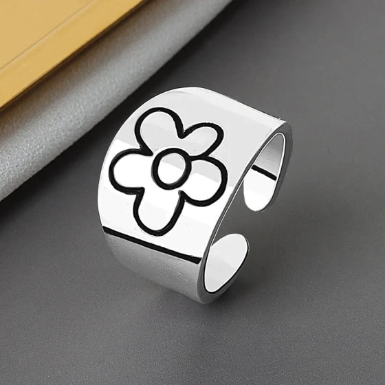 Korean and Japanese style floral rings for girls ins Unique, simple, retro chrysanthemum niche design, smooth adjustable ring