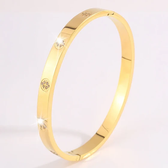 New stainless steel bracelet with circular diamond accents for women, European and American light luxury niche design, high-end feel, non-fading bracelet