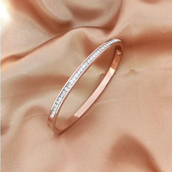 Titanium steel bracelet for women, high-end, starry, fashionable, simple, non-fading, versatile stainless steel full-diamond bracelet