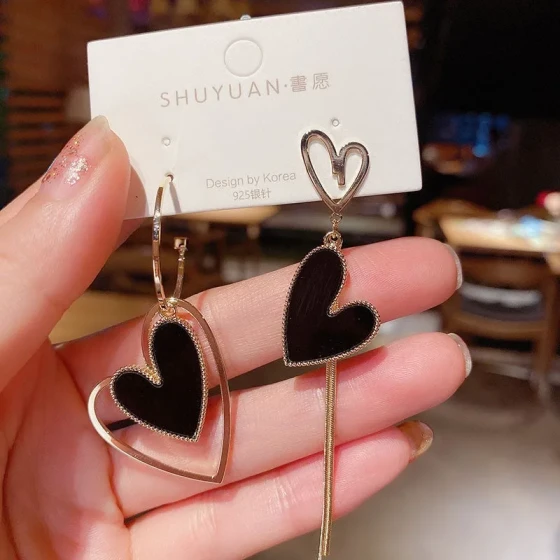 Korean Asymmetrical Heart-Shaped Tassel Earrings, Fashionable and Elegant, Internet Celebrity Heart-Shaped Long Stud Earrings, Women's Accessories