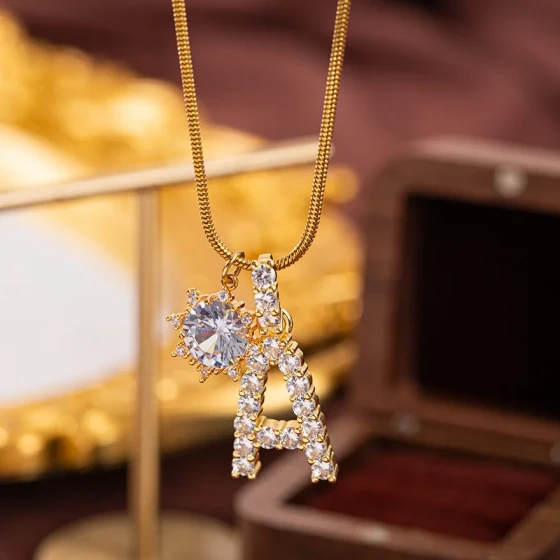 New European and American fashion light luxury full zircon letter pendant necklace, personalized and versatile with a high-end feel