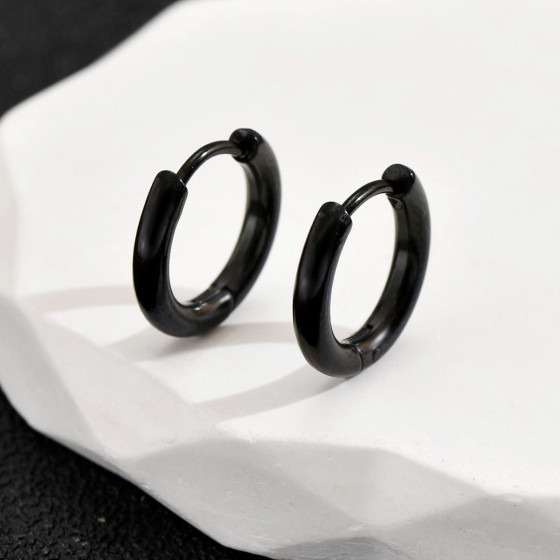 Minimalist stainless steel earrings for men and women, personalized titanium steel ear hoops, non-fading round earrings, fashionable electroplated black earrings