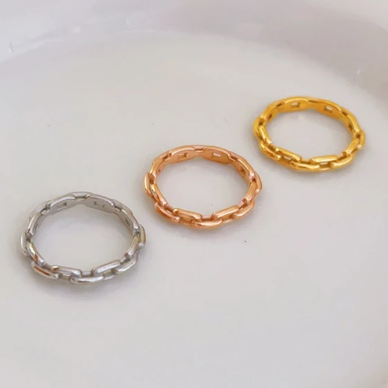 Titanium steel chain-style hollow ring for women, adjustable ring, non-fading jewelry accessory, high-end feel