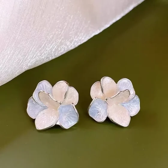 Blue flower earrings2025New popular high-end earrings for women with unique design and elegant style