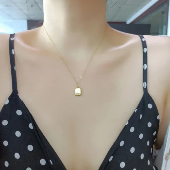 Sugar Cube Chocolate Necklace for Women18K Minimalist design chain necklace, versatile and stylish ins Hip-hop square photo frame collarbone necklace