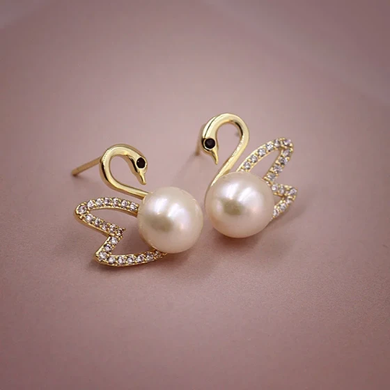 Classic Little Swan Mini Earrings Korean-style fashion earrings, creative and personalized, versatile and simple gift