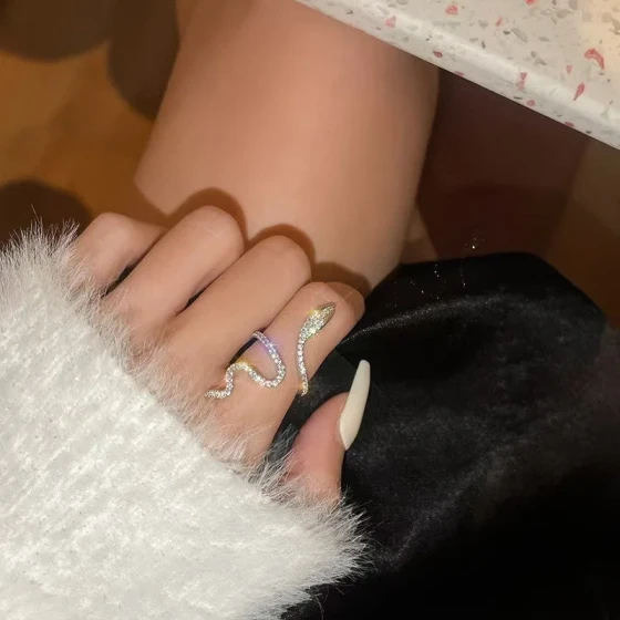 Micro-inlaid zirconia snake ring, minimalist fashion, unique niche design, index finger ring, women's decorative ring
