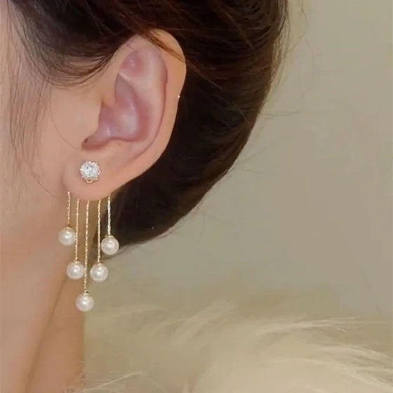 Elegant pearl tassel earrings for women, a niche design, dual-wear stud earrings, stylish and trendy, light luxury earrings