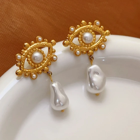 2025New design eye-shaped earrings with pearls, stainless steel earrings and ear stud set, light luxury high-end jewelry