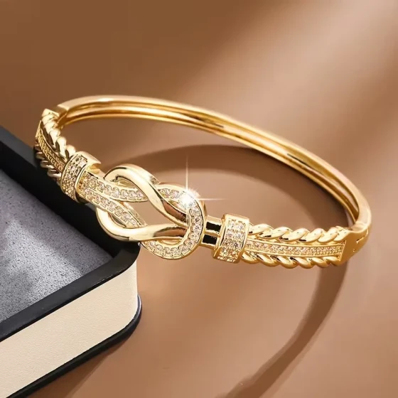 European and American fashion horseshoe buckle copper inlaid zircon bracelet for women, light luxury, high-end, niche, versatile jewelry